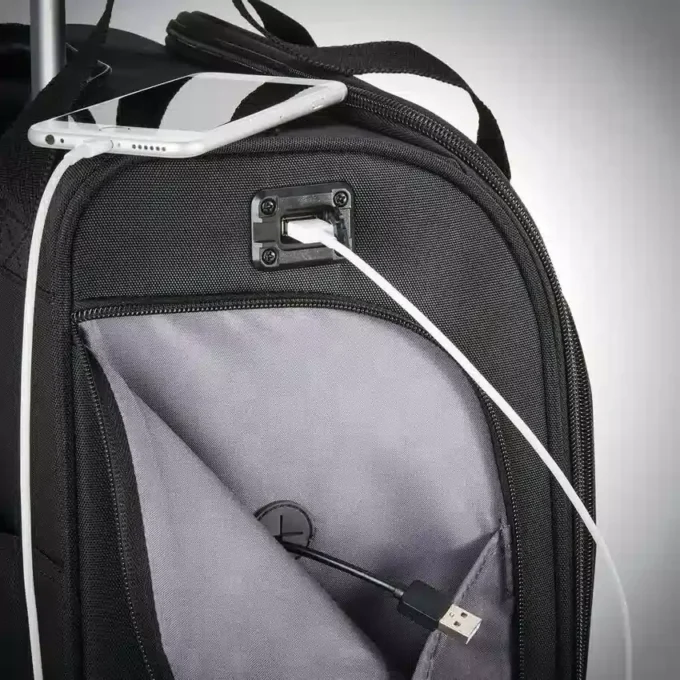 Spinner-Unter-Sitz-Tasche mit USB-Anschluss Spinner-Unter-Sitz-Tasche mit USB-Anschluss